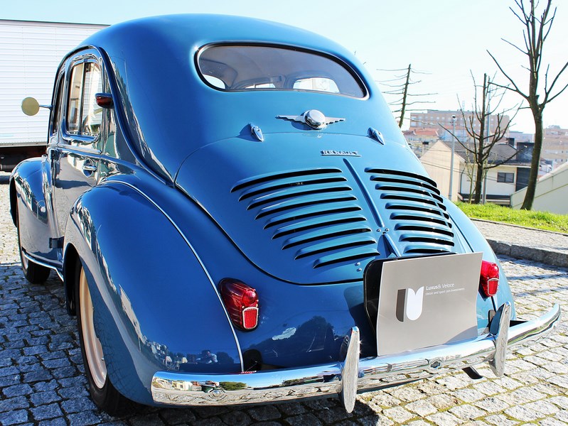 Renault 4CV